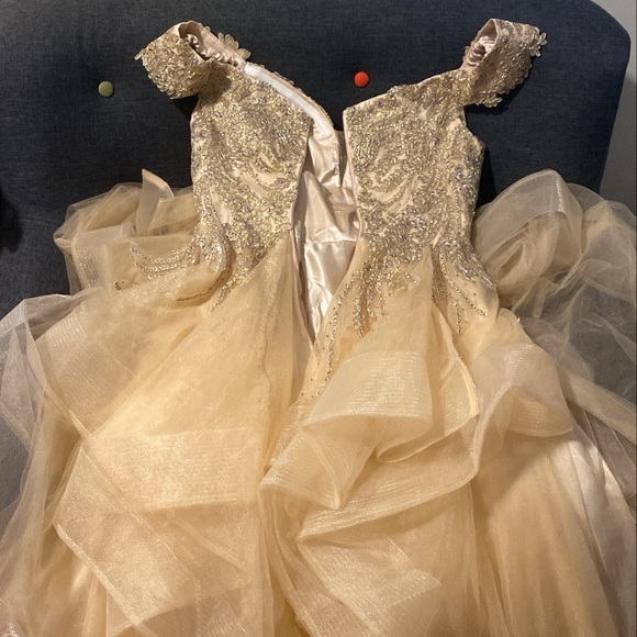 Gold colored ball gown/dress , only worn once! Perfect for prom, quinceñera,etc - Picture 5 of 5